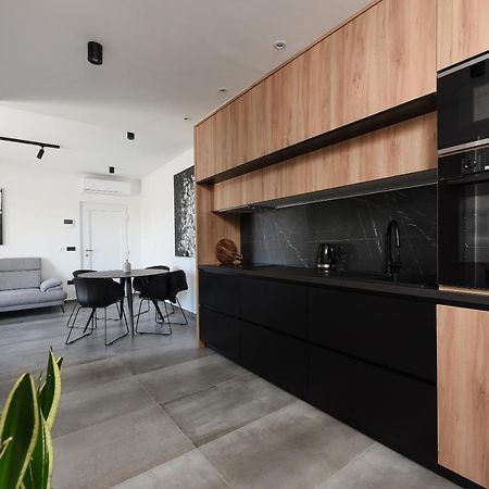 Luxury Apartment N 扎达尔 外观 照片